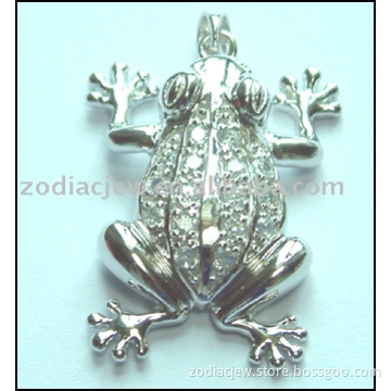 925 sterling silver pendant ( design of frog)